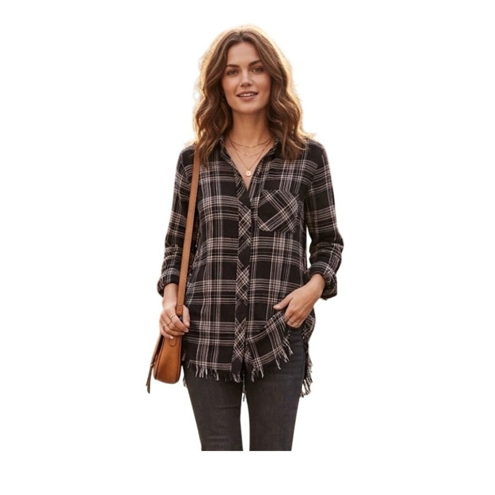 BeachLunchLounge Flannel Button Down Shirt Black White Plaid Distressed Raw Hem‎